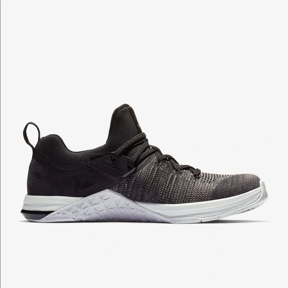 Nike Metcons sz Various